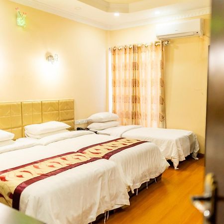 Hotel Abuharee Grand Addu City Exterior foto