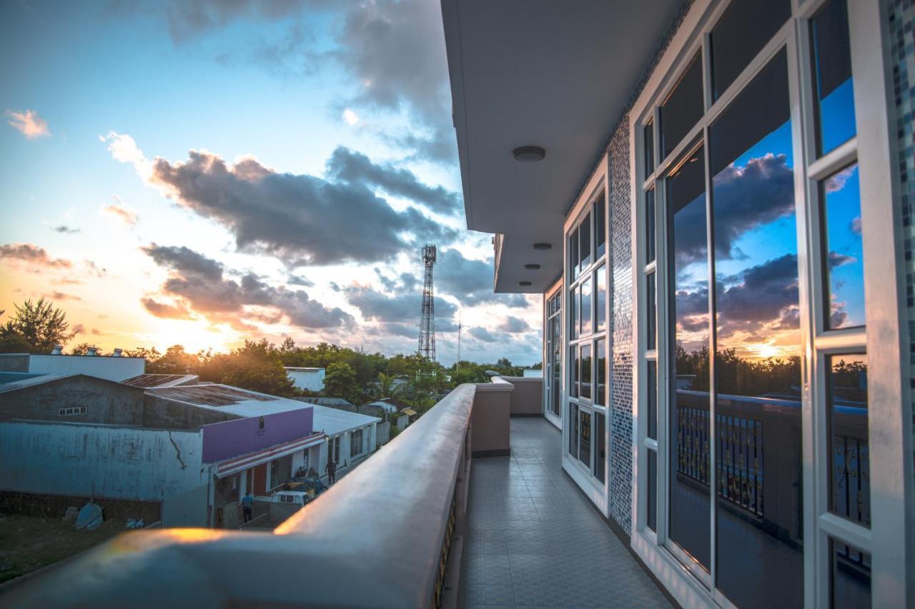 Hotel Abuharee Grand Hithadhoo Exterior foto