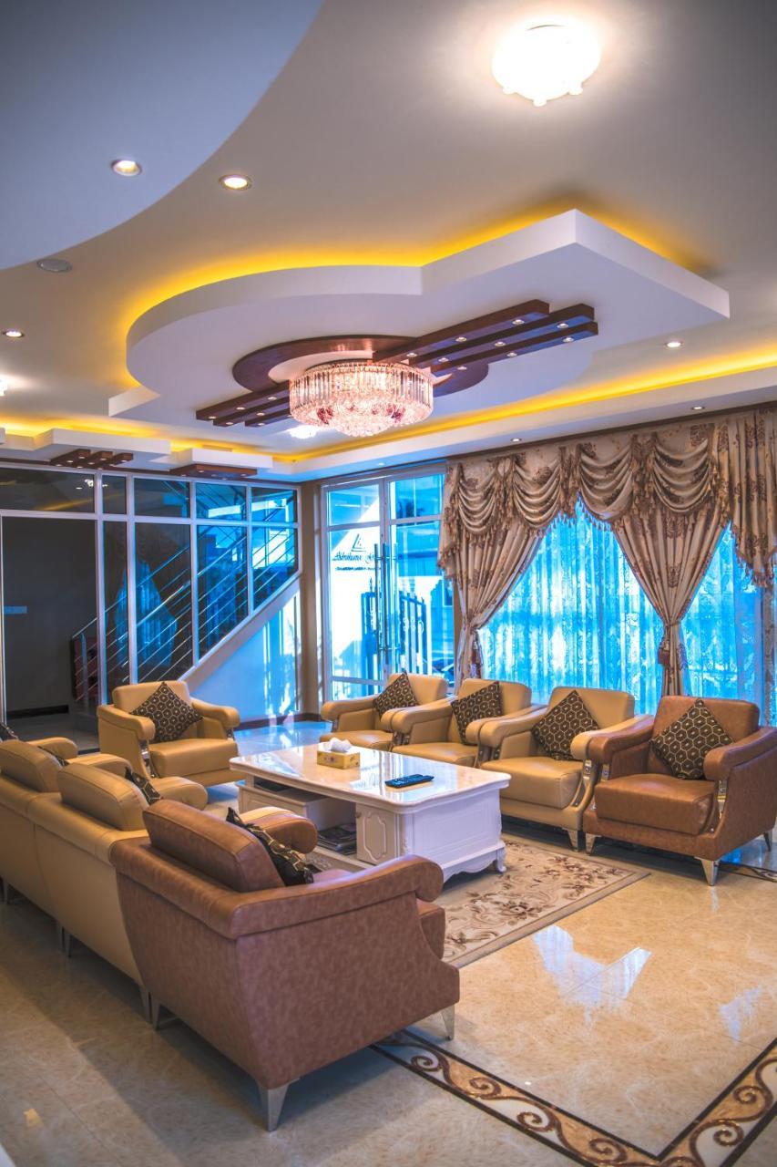 Hotel Abuharee Grand Addu City Exterior foto