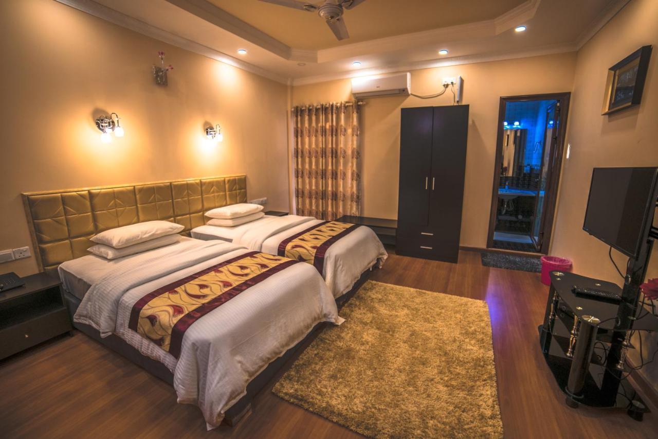 Hotel Abuharee Grand Addu City Exterior foto