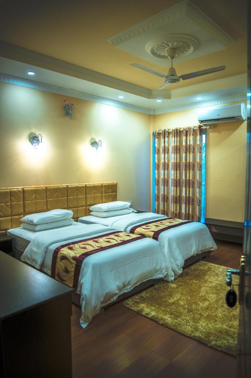 Hotel Abuharee Grand Addu City Exterior foto